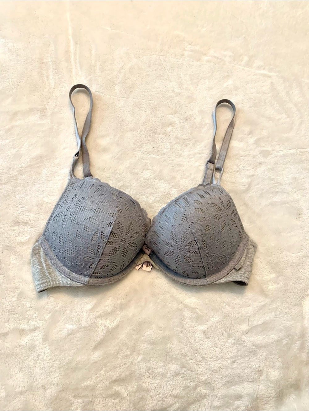 Victoria's Secret Grey Lace Push Up Bra Size 32C/C70